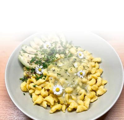 Rezept | Spätzle in Butter-Schnittlauchsosse mit Avocado Rezept | Spätzle in Butter-Schnittlauchsosse mit Avocado